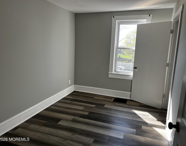 1221 9th Avenue - Photo Thumbnail 8