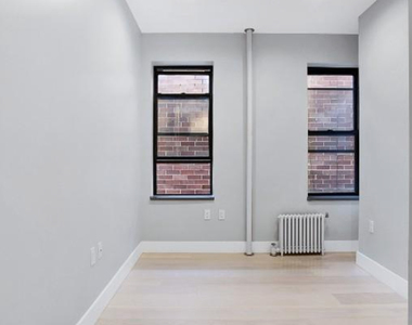 Stanton St. - Photo Thumbnail 4