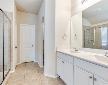 520 Pollyann Trail - Photo Thumbnail 21