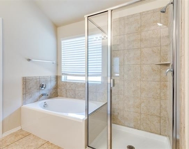 520 Pollyann Trail - Photo Thumbnail 20