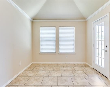 520 Pollyann Trail - Photo Thumbnail 8