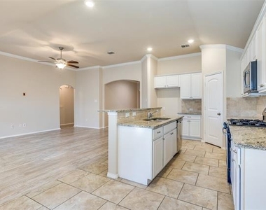 520 Pollyann Trail - Photo Thumbnail 5