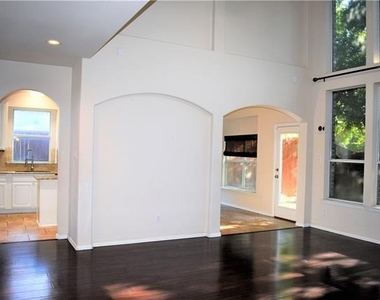 3821 Sandlin Street - Photo Thumbnail 11