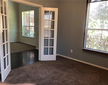 3821 Sandlin Street - Photo Thumbnail 4