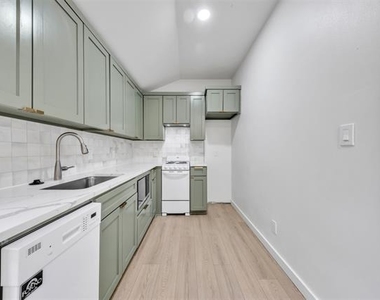 601 Pearson Avenue - Photo Thumbnail 3