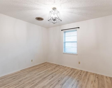 3409 High Meadows Drive - Photo Thumbnail 18
