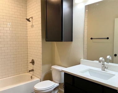 1312 W Jefferson Street - Photo Thumbnail 8