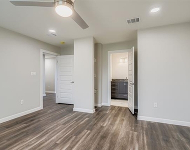 3809 Misty Meadow Drive - Photo Thumbnail 7