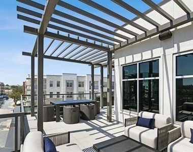 1735 N Greenville Avenue - Photo Thumbnail 10