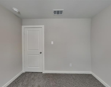 1029 Fallgate Drive - Photo Thumbnail 9
