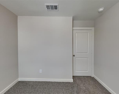 1029 Fallgate Drive - Photo Thumbnail 14