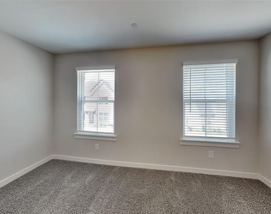 1029 Fallgate Drive - Photo Thumbnail 17