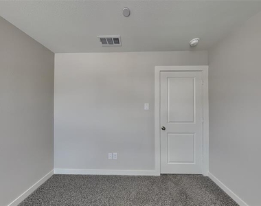 1029 Fallgate Drive - Photo Thumbnail 12