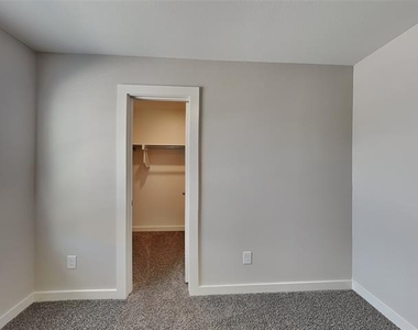 1029 Fallgate Drive - Photo Thumbnail 10