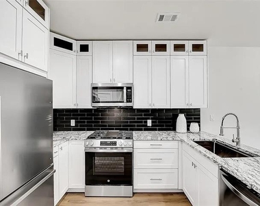 5206 Slate Street - Photo Thumbnail 11