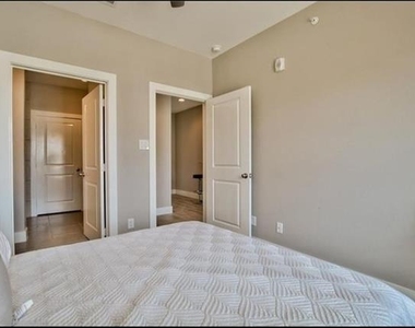 13609 W Pinnacle Circle - Photo Thumbnail 4