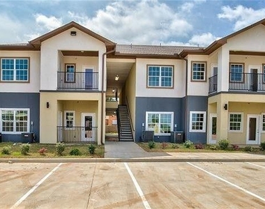 13609 W Pinnacle Circle - Photo Thumbnail 6
