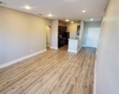 13609 W Pinnacle Circle - Photo Thumbnail 9