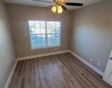 13609 W Pinnacle Circle - Photo Thumbnail 7