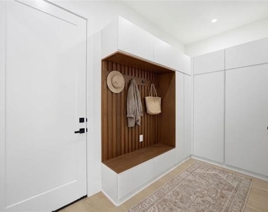 4220 Munger Avenue - Photo Thumbnail 4