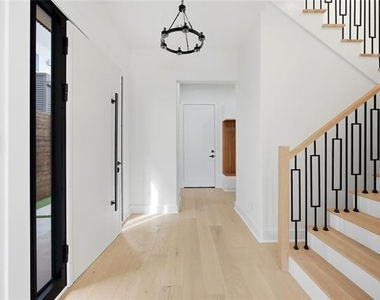 4220 Munger Avenue - Photo Thumbnail 3