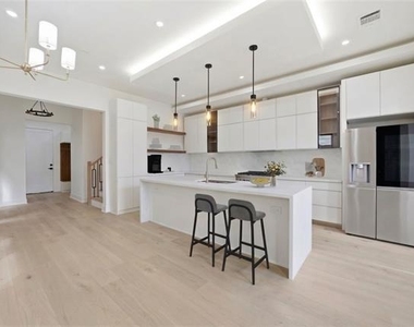 4220 Munger Avenue - Photo Thumbnail 6