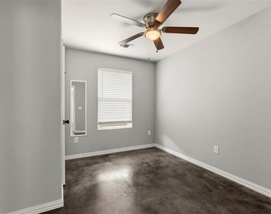 933 Rice Street - Photo Thumbnail 10