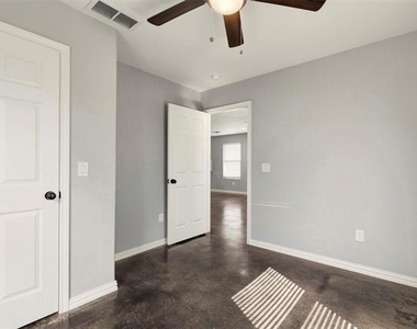 933 Rice Street - Photo Thumbnail 13