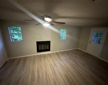 2908 Binyon Street - Photo Thumbnail 4