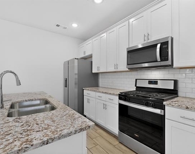 4009 Mockingbird Lane - Photo Thumbnail 8