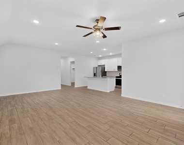 4009 Mockingbird Lane - Photo Thumbnail 4