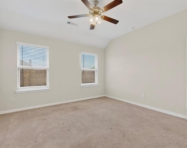 4009 Mockingbird Lane - Photo Thumbnail 15