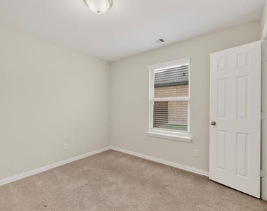 4009 Mockingbird Lane - Photo Thumbnail 28