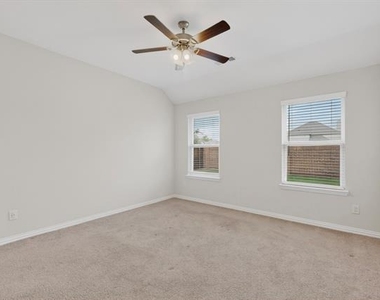 4009 Mockingbird Lane - Photo Thumbnail 14