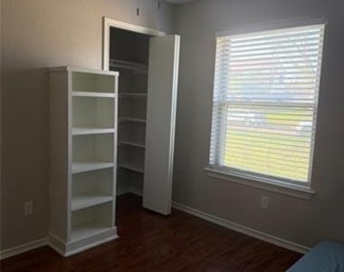 1834 Sage Drive - Photo Thumbnail 5