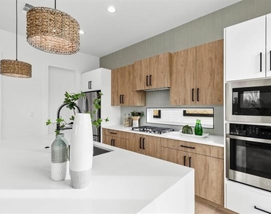 815 E 5th Avenue - Photo Thumbnail 8