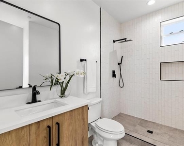 815 E 5th Avenue - Photo Thumbnail 20