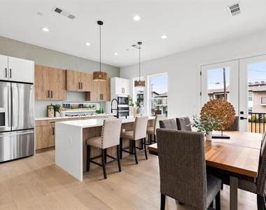 815 E 5th Avenue - Photo Thumbnail 6