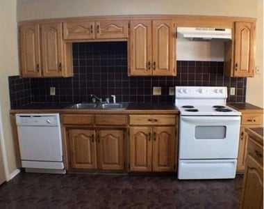 316 Lochridge Drive - Photo Thumbnail 4