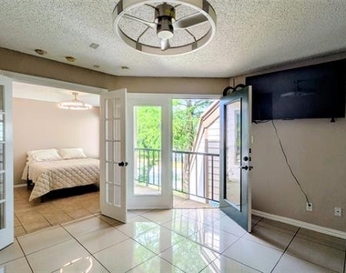 2312 Balsam Drive - Photo Thumbnail 3