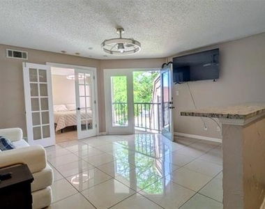 2312 Balsam Drive - Photo Thumbnail 2