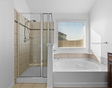4013 Winter Springs Drive - Photo Thumbnail 6