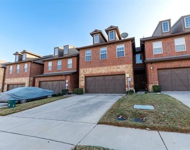 394 Teague Drive - Photo Thumbnail 2