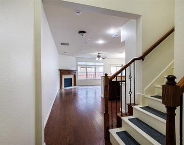 394 Teague Drive - Photo Thumbnail 5