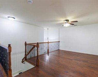 394 Teague Drive - Photo Thumbnail 17