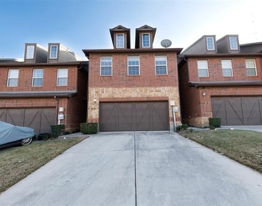 394 Teague Drive - Photo Thumbnail 1