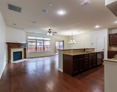 394 Teague Drive - Photo Thumbnail 6
