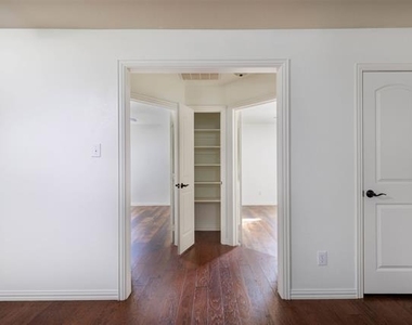 394 Teague Drive - Photo Thumbnail 18