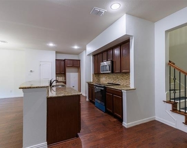 394 Teague Drive - Photo Thumbnail 11
