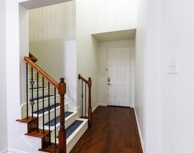394 Teague Drive - Photo Thumbnail 4